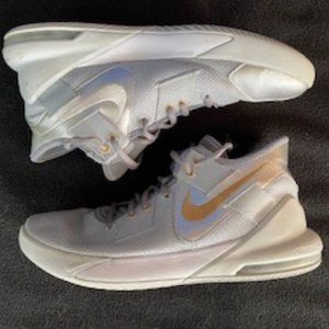 Nike Basketball Shoe